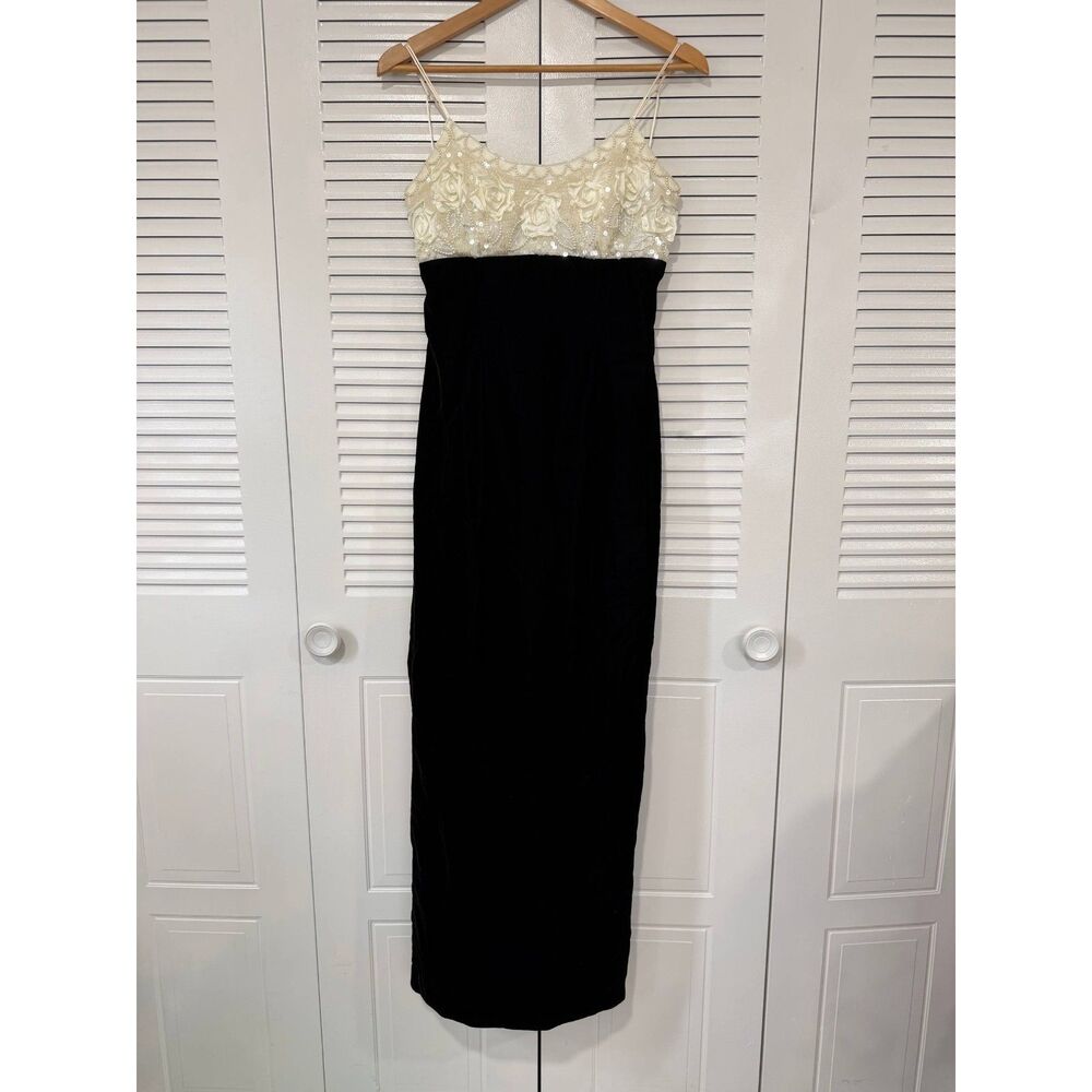 Vintage 90s Scott McClintock Size 4 Black Velvet Beaded Rose Maxi Dress USA